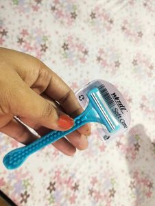 Ladies 🪒Razor For Any Time Any Were Use
