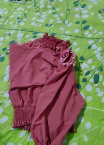 Cut Shoulder Top with FREEGIFT