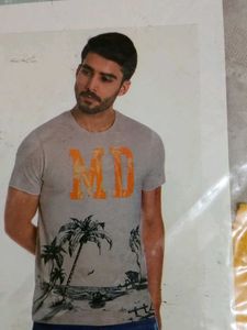 Marca Desati  Tshirt -M size