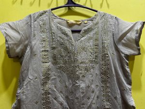 Avaasa Foil Print A-line Kurta Size L