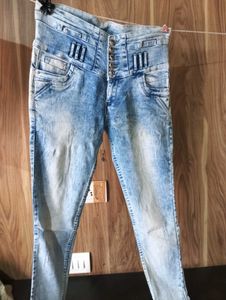 Stylish High-Waisted Jeans