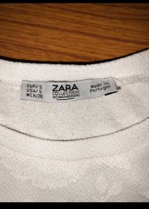 ☁️ZARA White Texture Top 🧖🏻‍♀️