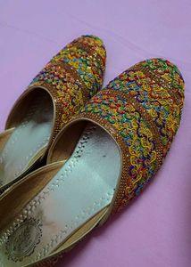 An authentic and ethnic rajasthani mojri for women