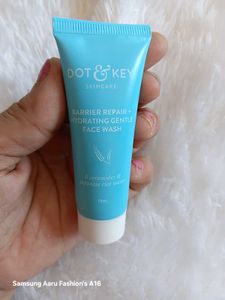 Dot &amp; Key Hydrating Gentle Face Wash