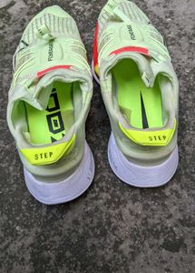 Nike Air Zoom Tempo NEXT% Flyease - Size 6