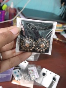 5 Pairs Of New Earrings For Sale