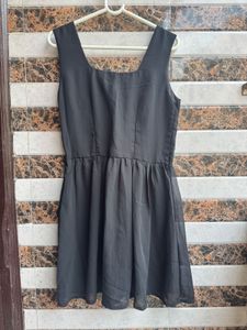 Black Sleeveless Dress