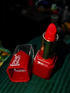 red and rosepink Beauty Lipsticks - Set of 2