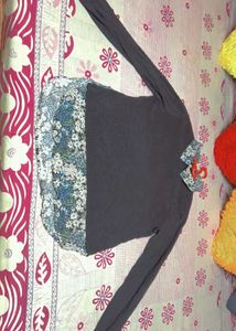 High_low Top With Printed Coller. And Long Selves