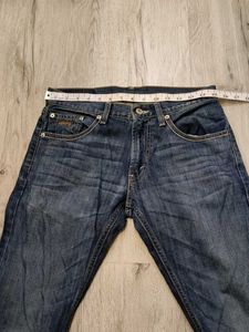 Ma2437 Levi's jeans waist 30 inches
