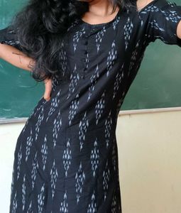 Women Black Printed Kurti