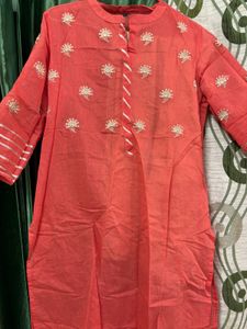 Elegant Embroidered Kurti