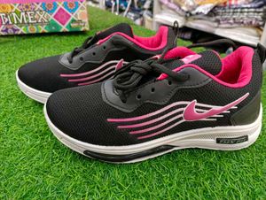 Black & Pink Sports Shoes