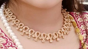 Necklace Set With Earing And Teeka