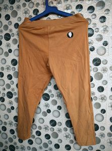 4 New Unused Twin Birds  Ankle Length Leggins