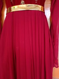 Gorget Maroon Flary Goun