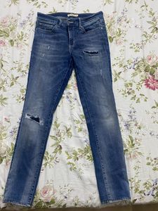 Levis Skinny Fit Ripped Jeans