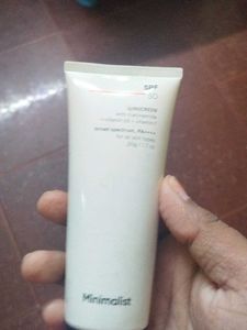 Minimalist Niacinamide Sunscreen