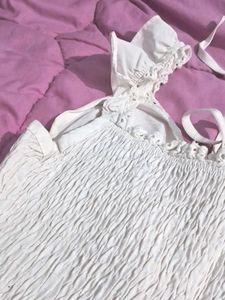 Cute White Top With Cutout Boarder Front Tying