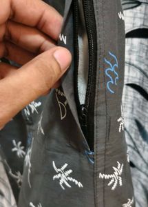 Patterned Gray Capris