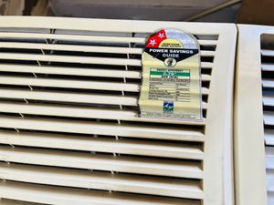 WINDOW AIR CONDITIONER