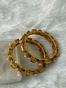 Elegant Bangle Set