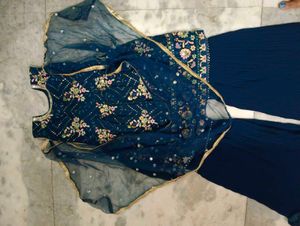Shara With Three Piece Set