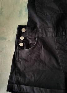H&amp;M—New Black Dungarees