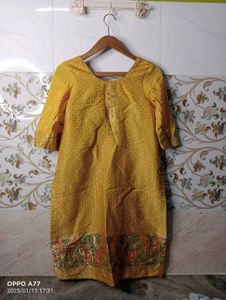 A Line Kurta Set With Dupatta (Girl' s)