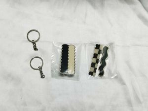 Suga love barrettes Hair Clip (White, Black)