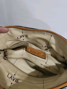 Lavie Brand Sling