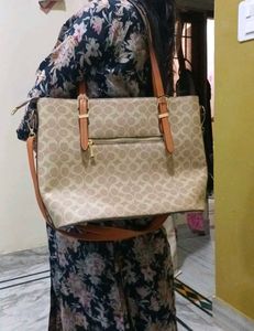 Am Selling My First Copy Coach Hand Bag