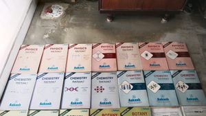 AAKASH Full set For NEET (Incld. Practice Papers)