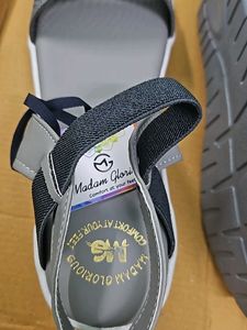Madam Glorious Sandals Size 8