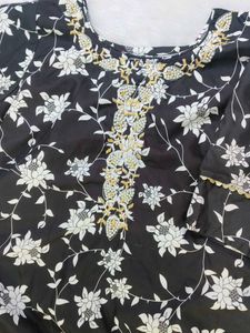 Floral Embroidered Kurta