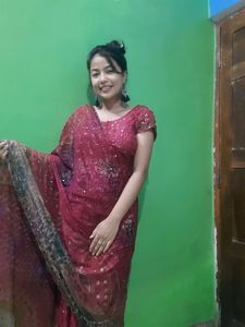 🤩🤩sale 🤩🤩beautiful dark pink color saree... totally new