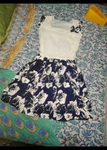 Women Dress And Leggings Free