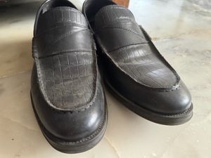 Redtape Old money textured loafers