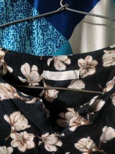 🌸Winter Floral Print Top