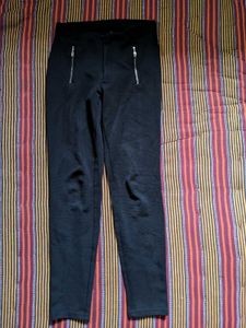 Black Jeggings with side zip 🌟
