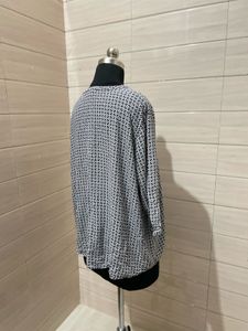 Patterned V-Neck Blouse