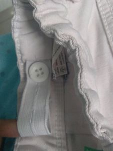 SMART WHITE SHORTS FOR THE AGE OF 5-6 YEARS...