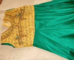 Long Shimmery Gown😍