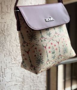 Zouk Flap sling Bag