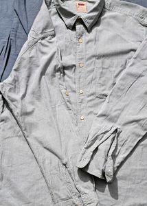Levi&#39;s Striped Button-Down Shirt