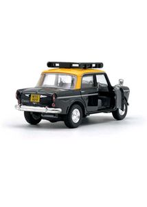 Queen 7O&#39;s Mumbai Taxi