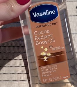 Vaseline Cocoa Radiant Body Oil (2)