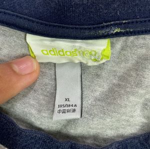 Adidas Neo T-shirt.