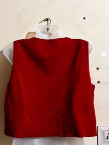 Red Sleeveless Crop Top