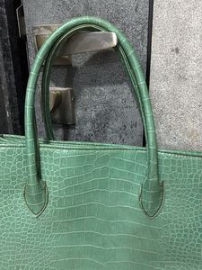 Chic green Handbag 👜